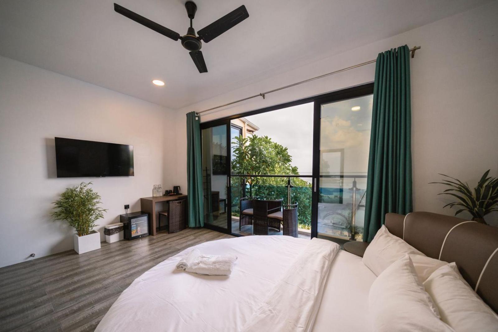 Bibee Maldives Hotel Dhiffushi Exterior photo