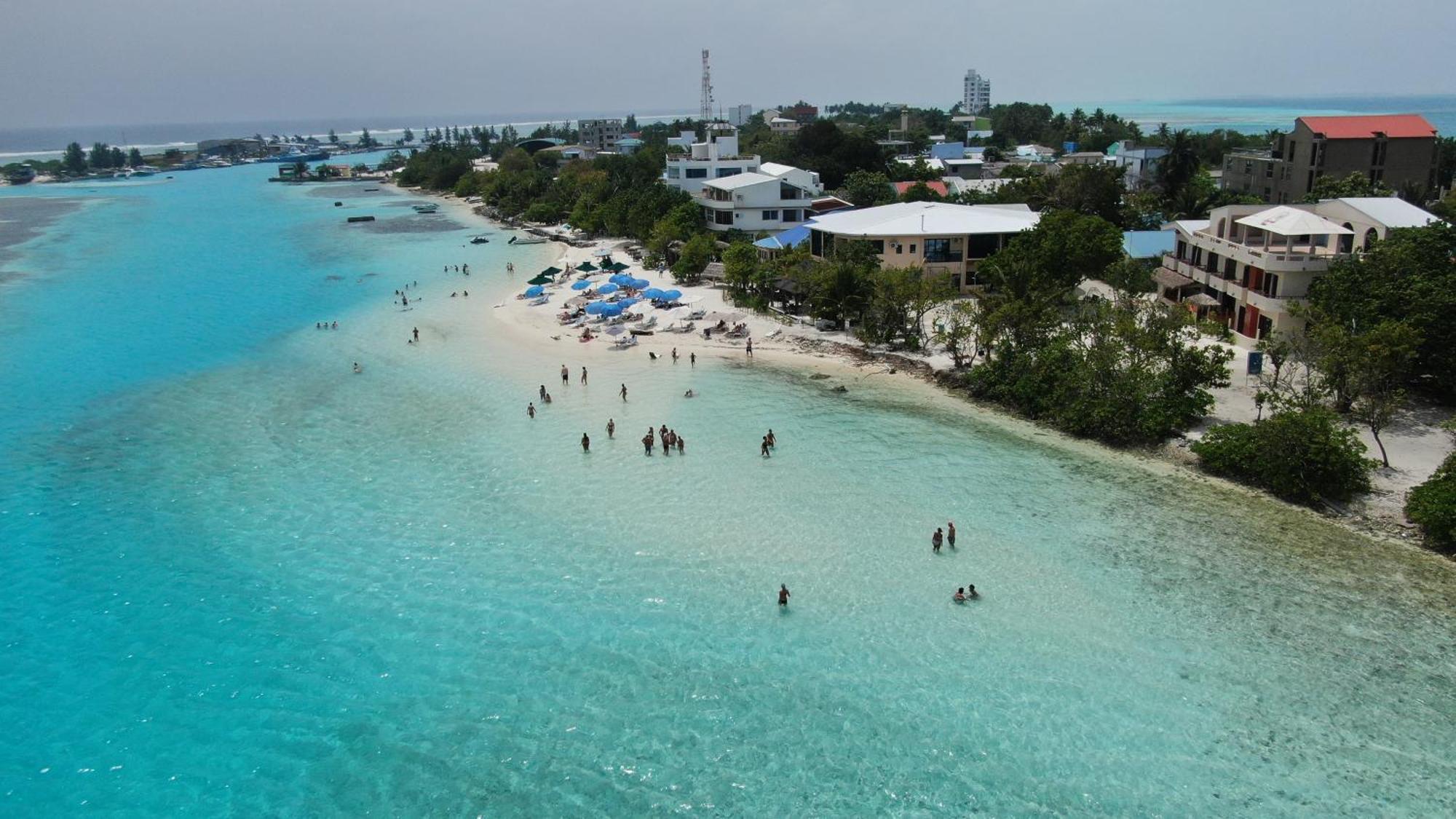 Bibee Maldives Hotel Dhiffushi Exterior photo