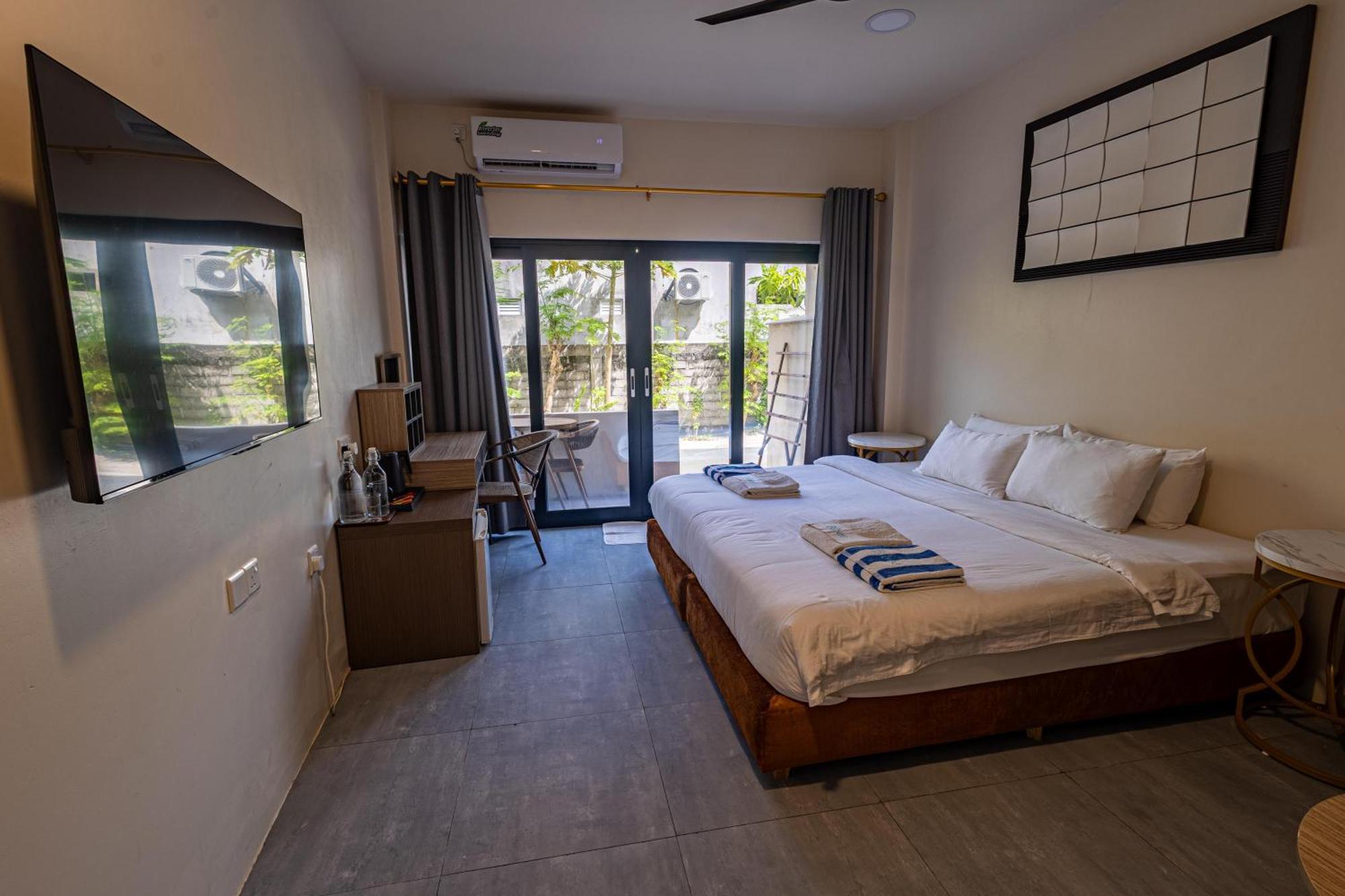 Bibee Maldives Hotel Dhiffushi Exterior photo