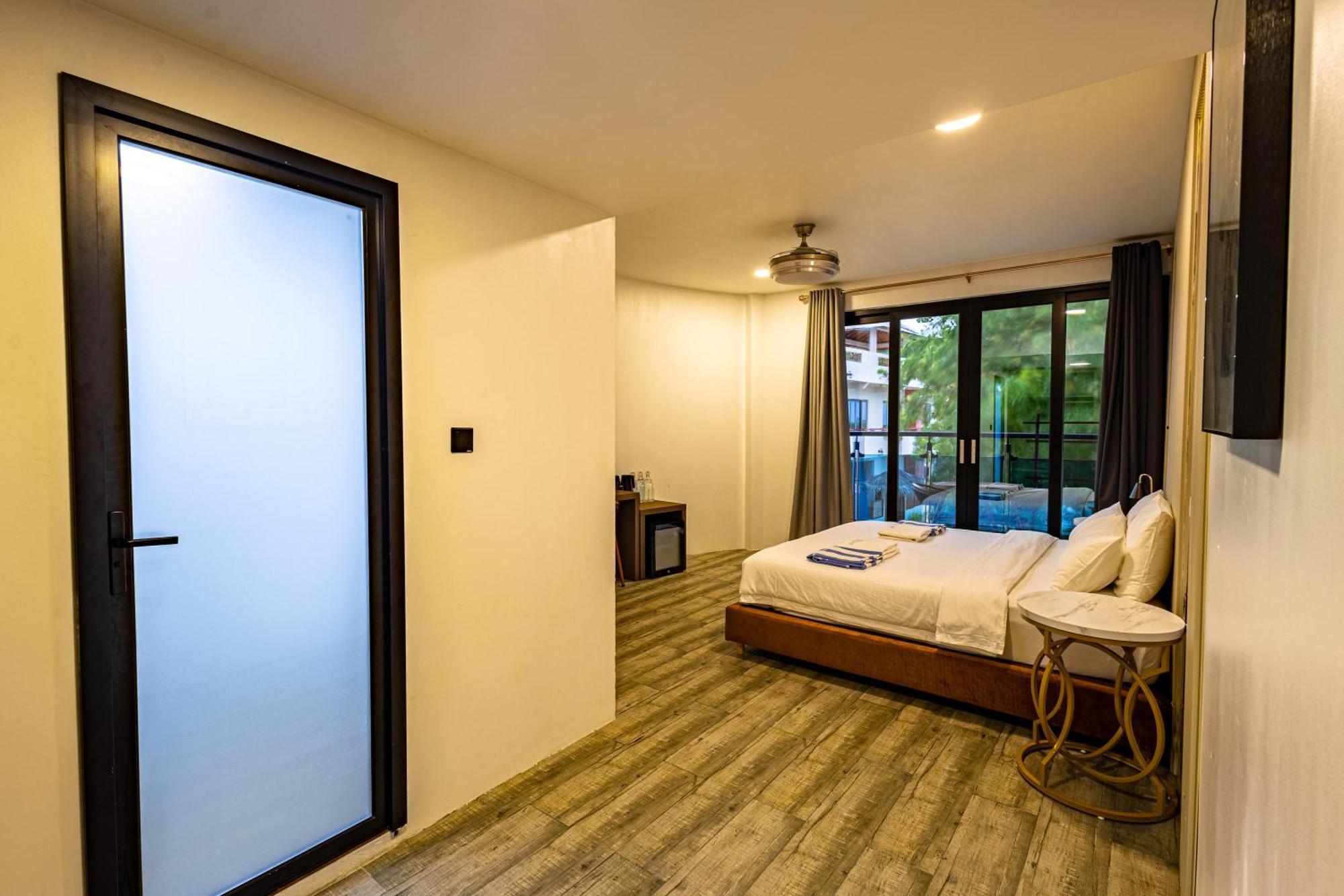 Bibee Maldives Hotel Dhiffushi Exterior photo