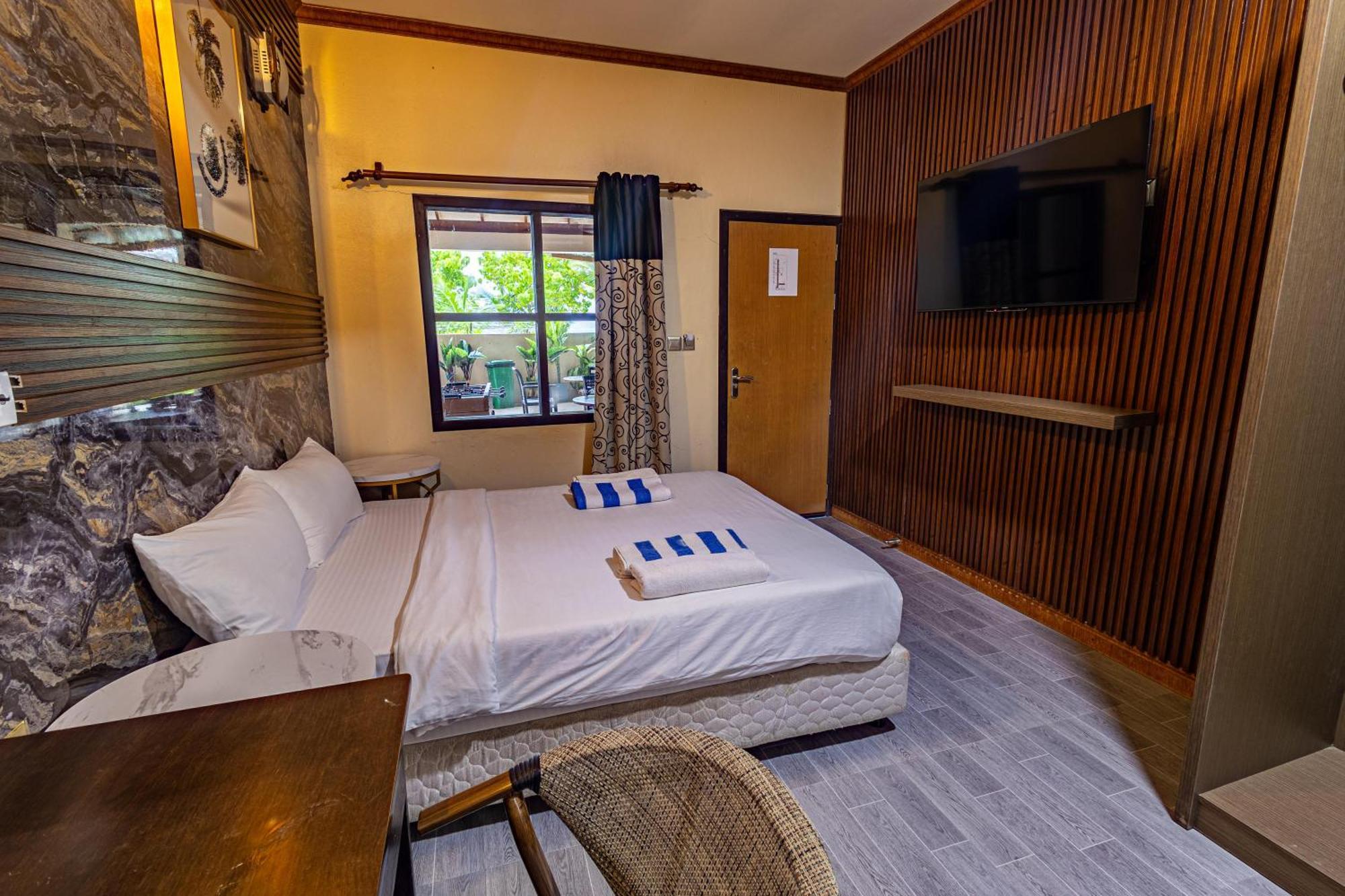 Bibee Maldives Hotel Dhiffushi Exterior photo