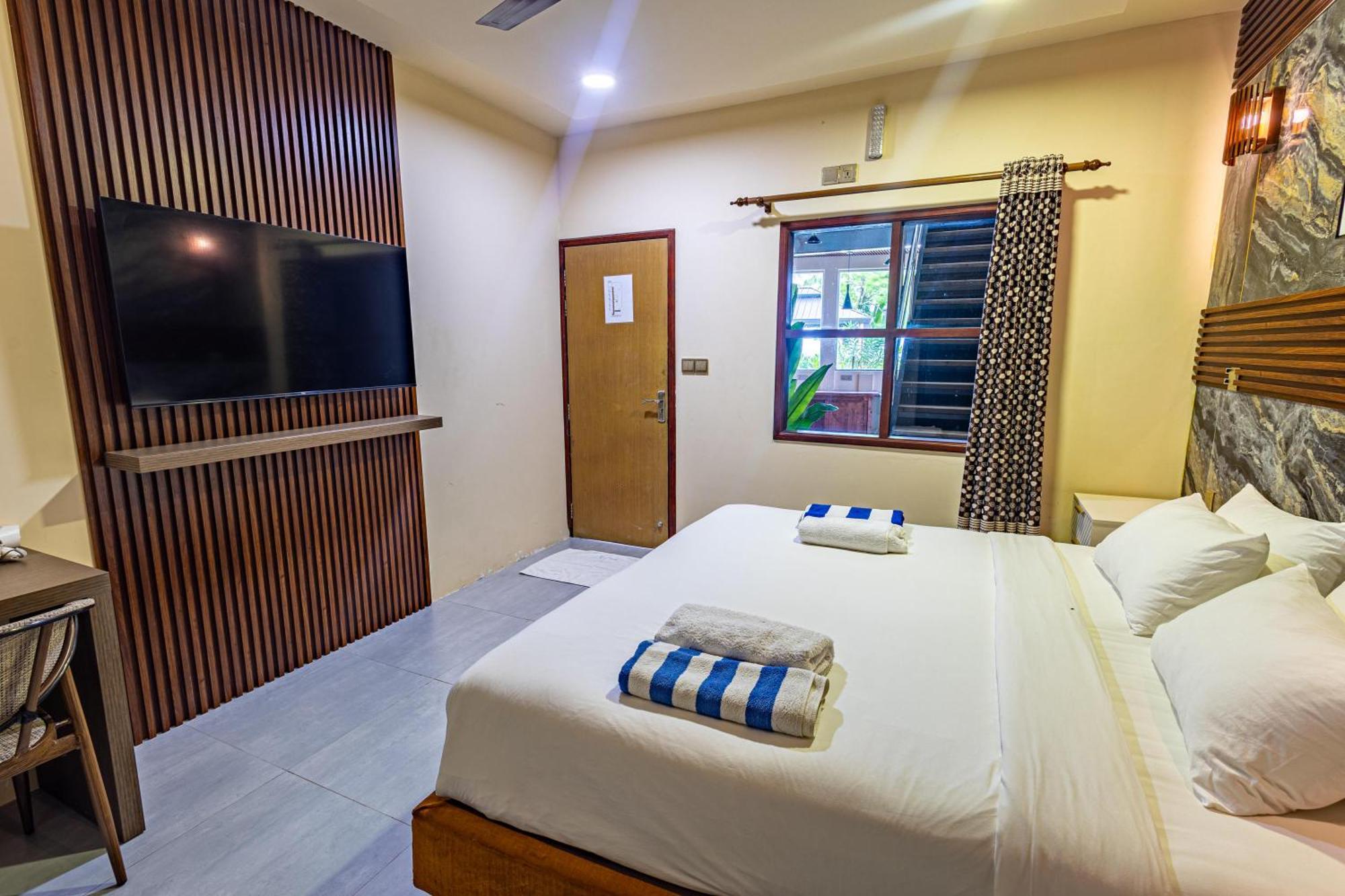 Bibee Maldives Hotel Dhiffushi Exterior photo
