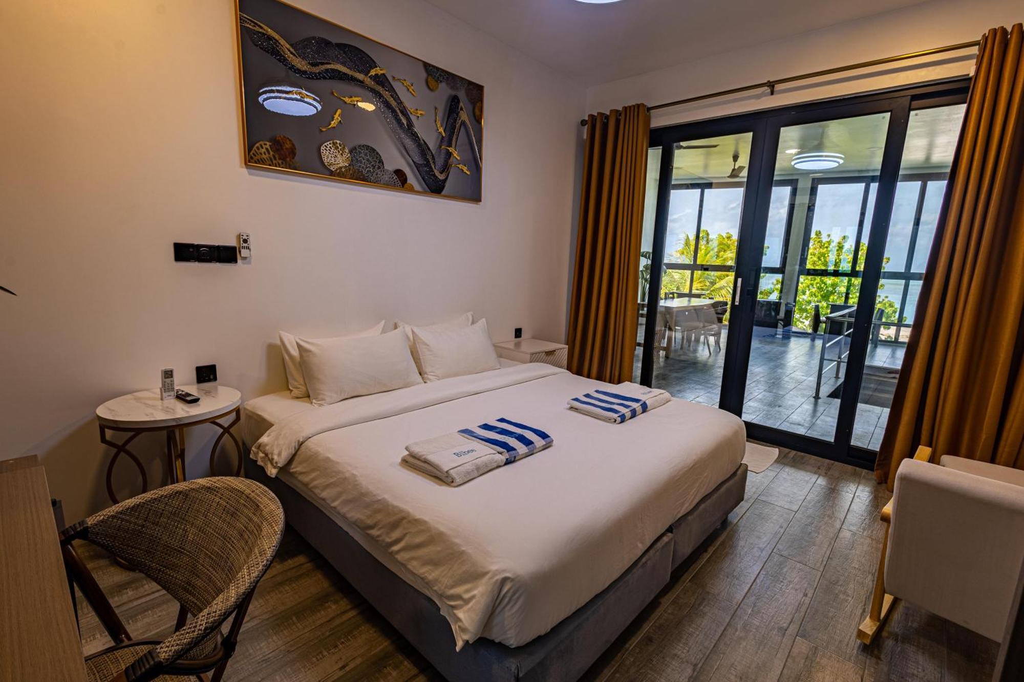 Bibee Maldives Hotel Dhiffushi Exterior photo