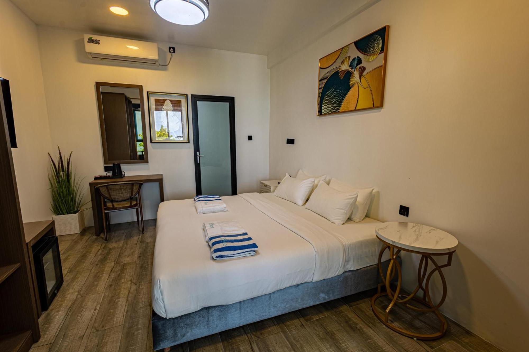 Bibee Maldives Hotel Dhiffushi Exterior photo