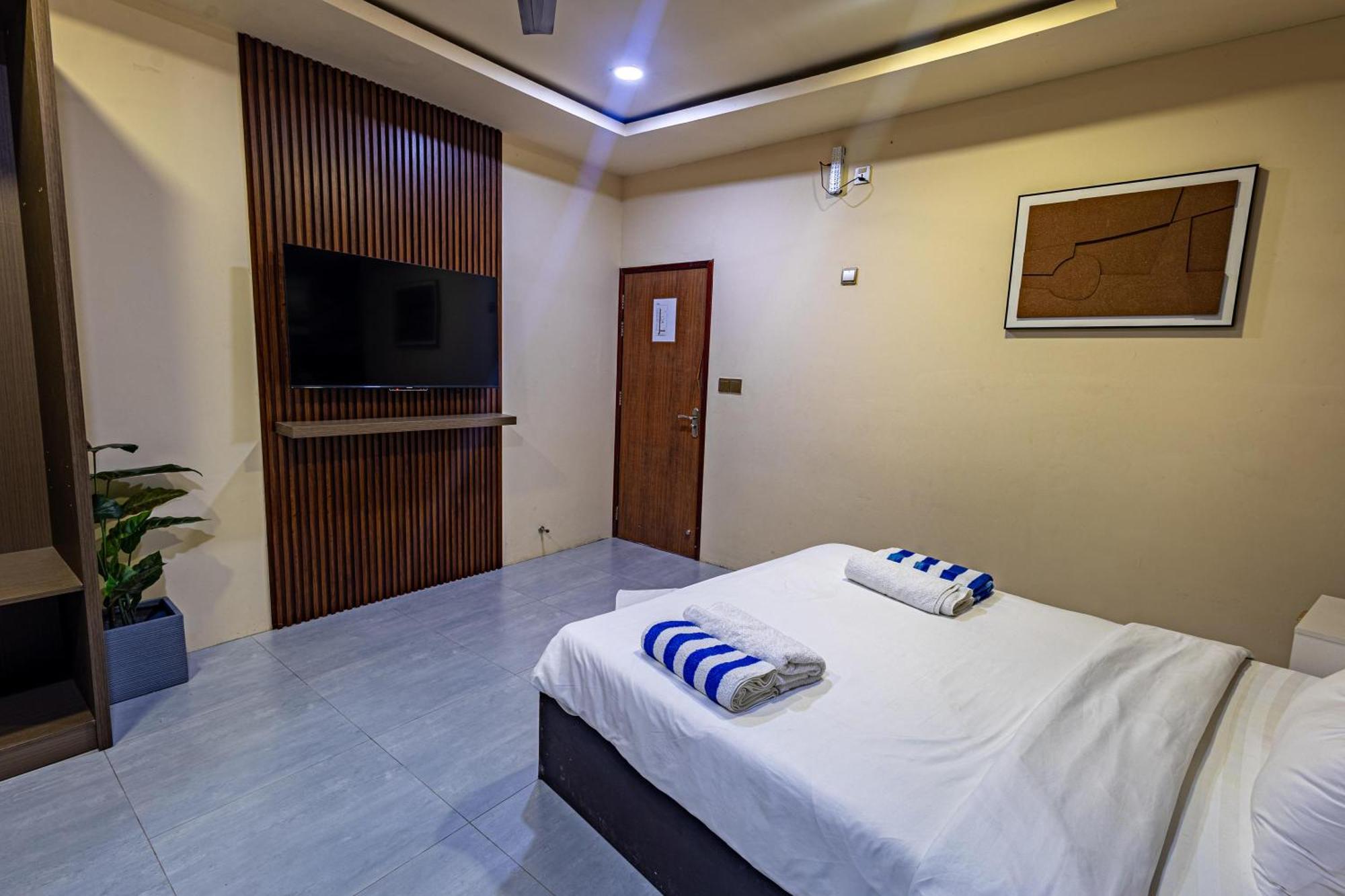 Bibee Maldives Hotel Dhiffushi Exterior photo
